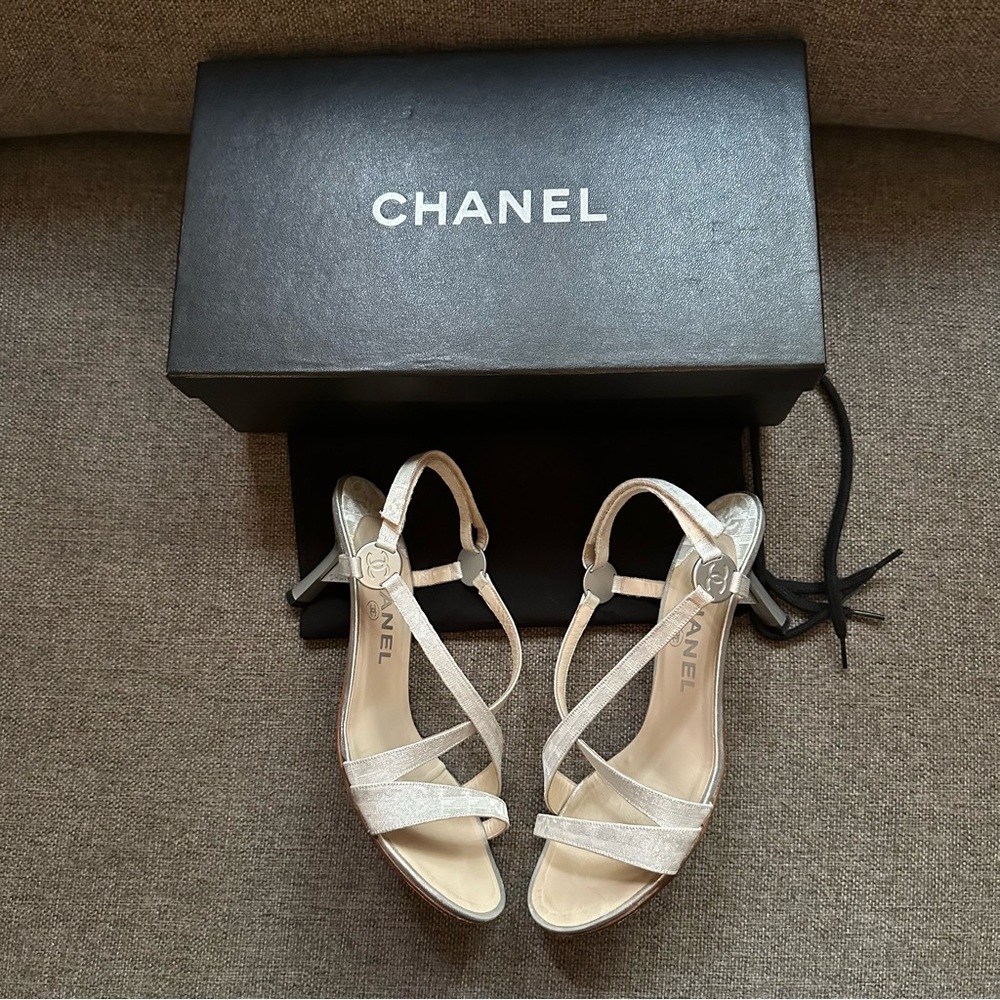 Vintage silver Chanel strappy heels - Picture 9 of 10